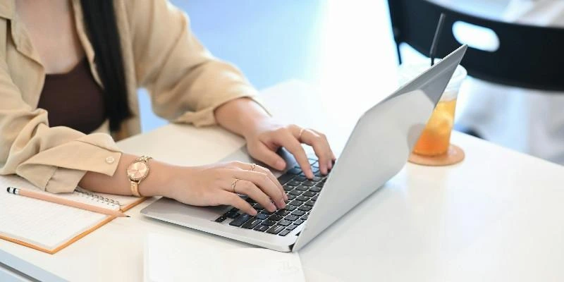 BTS ABM à Distance : Options Disponibles pour étudier en ligne BTS ABM à Distance : Options Disponibles pour étudier en ligne